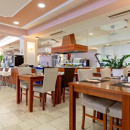 Hotel Tamaris - Drazica 3*