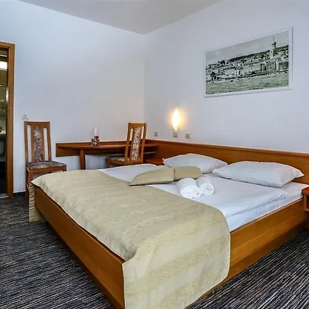 Hotel Tamaris - Drazica Krk Town